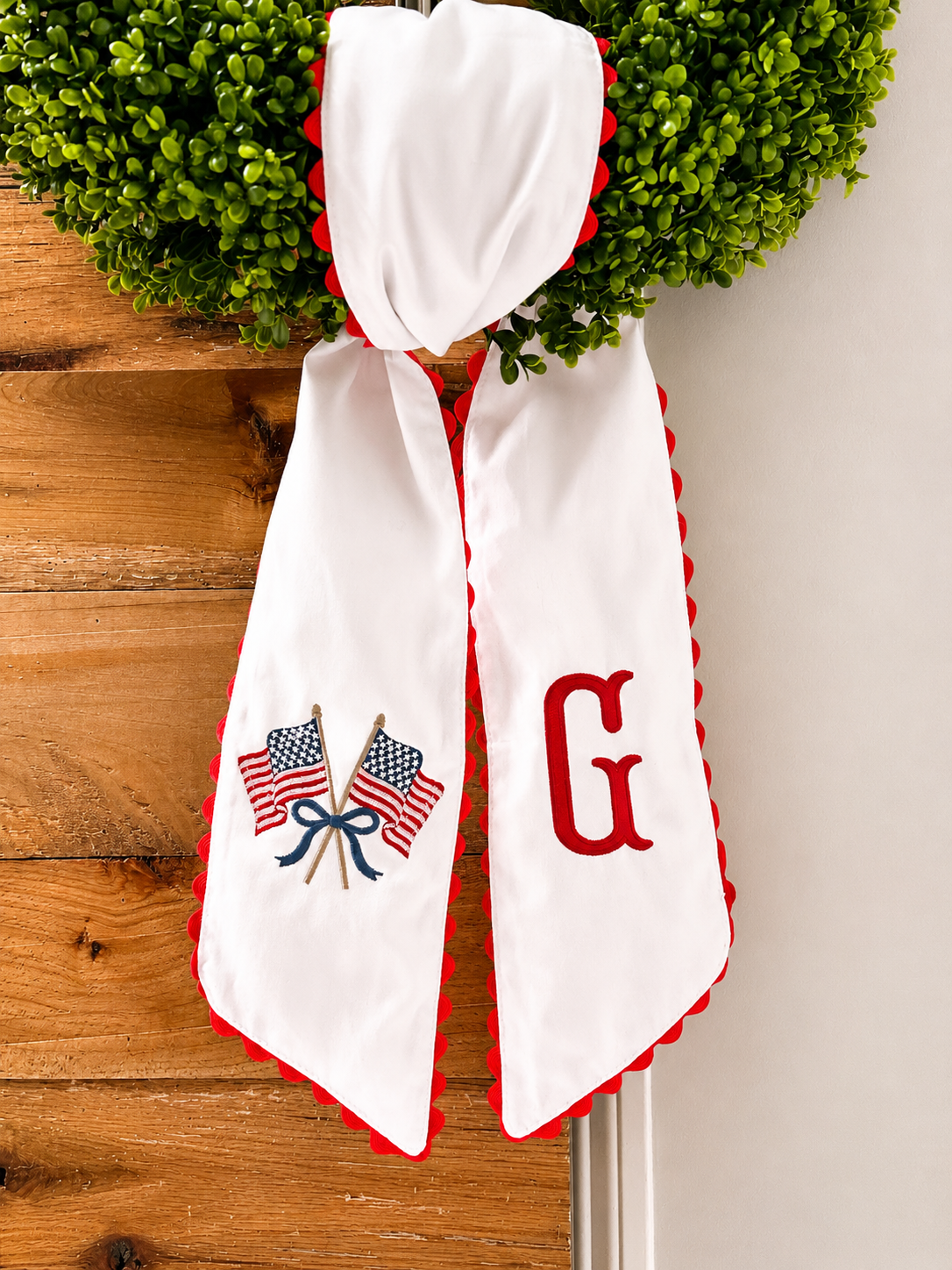 Personalized Patriotic Scalloped Wreath Sash